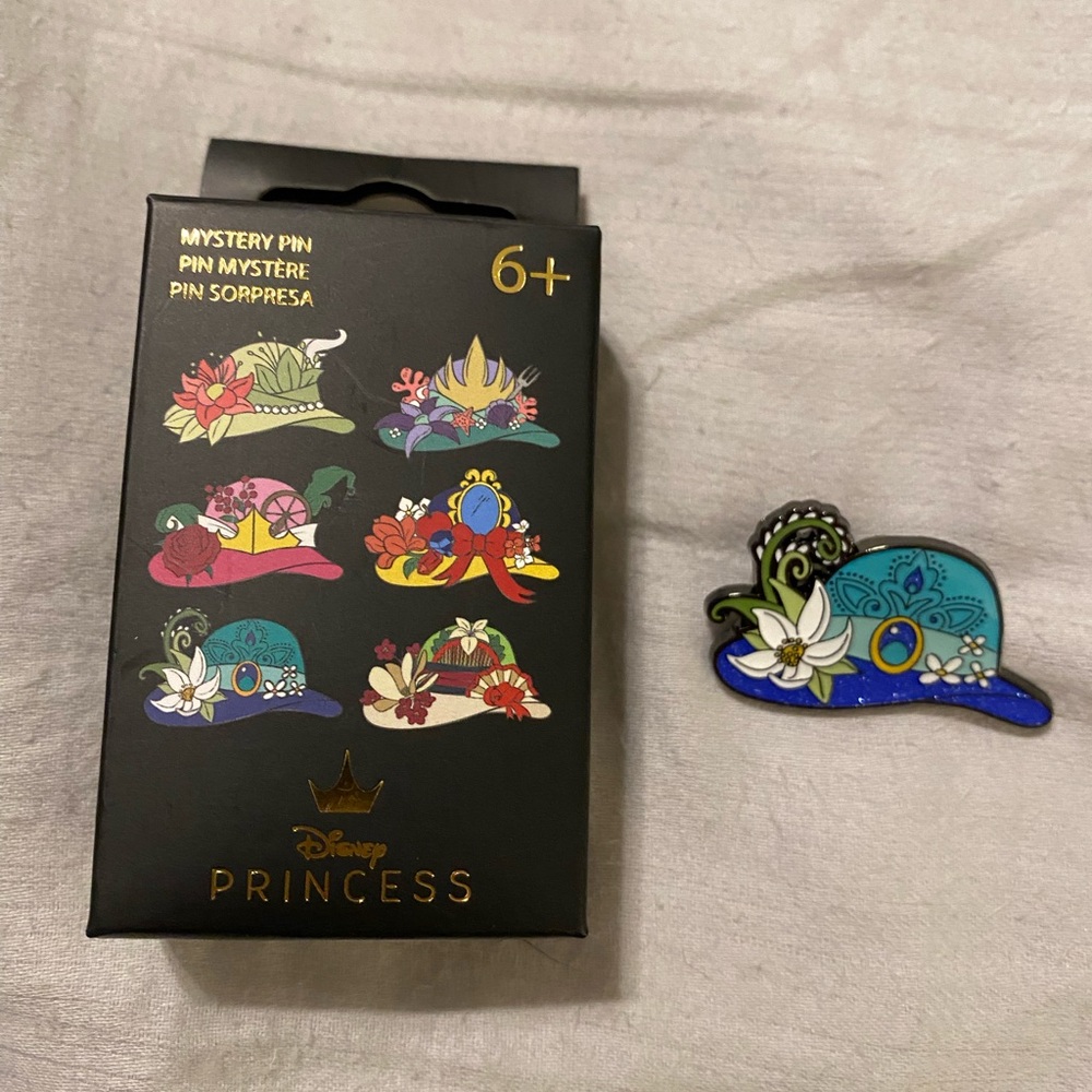 Disney Loungefly- Disney Princess mystery pin Aladdin’s Princess Jasmine